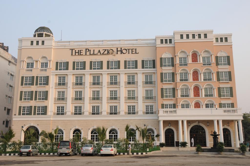 The Pllazio Hotel Gurgaon Buitenkant foto