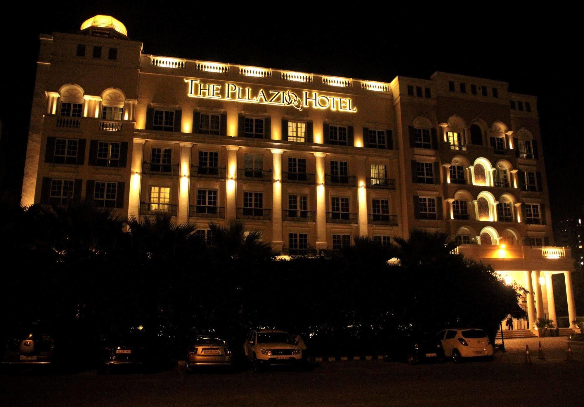 The Pllazio Hotel Gurgaon Buitenkant foto